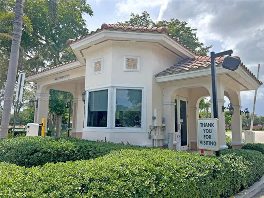 Property Slideshow image 3 of 28 | 1400 saint charles pl 217, Pembroke Pines, FL, 33026