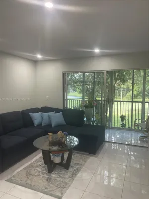 Property Slideshow image 2 of 17 | 1011 sw 125th ave 207m, Pembroke Pines, FL, 33027