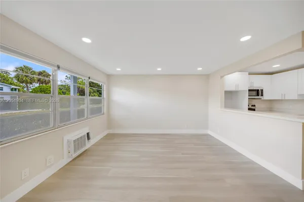 Property Slideshow image 3 of 51 | 130 ventnor i 130, Deerfield Beach, FL, 33442