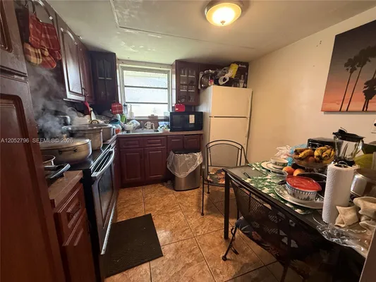 Property Slideshow image 3 of 11 | 19051 ne 2nd ave 1517, Miami, FL, 33179