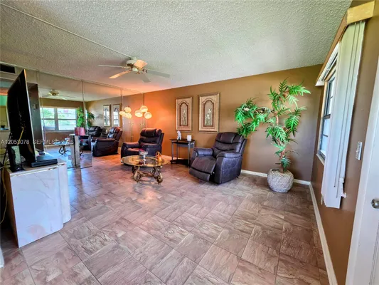 Property Slideshow image 2 of 35 | 529 fanshaw m 529 529, Boca Raton, FL, 33434