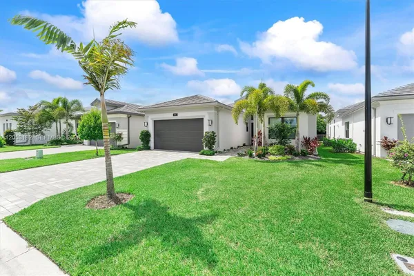 Property Slideshow image 2 of 49 | 9801 spruce woods dr, Boynton Beach, FL, 33473