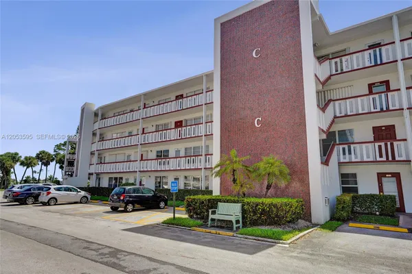 Property Slideshow image 2 of 53 | 208 greenbrier c 208 208, West Palm Beach, FL, 33417