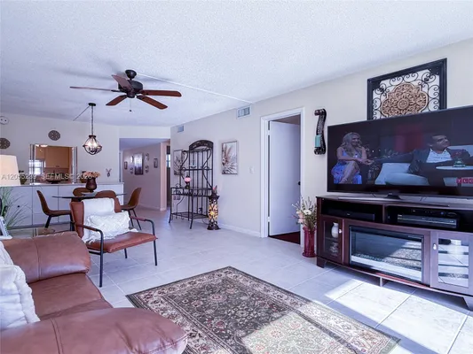 Property Slideshow image 2 of 19 | 9420 s hollybrook lake dr 108, Pembroke Pines, FL, 33025