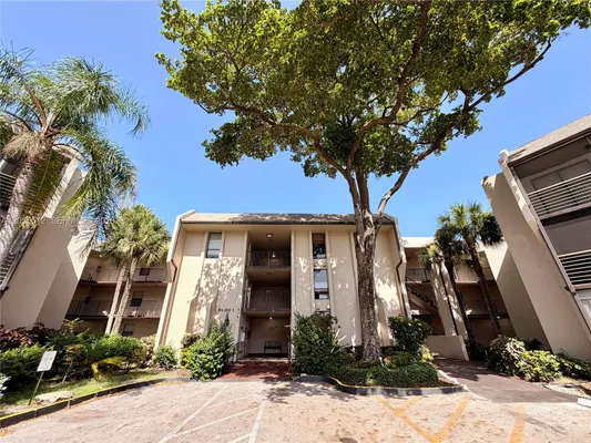 Property Slideshow image 2 of 24 | 6301 n university dr 217, Tamarac, FL, 33321