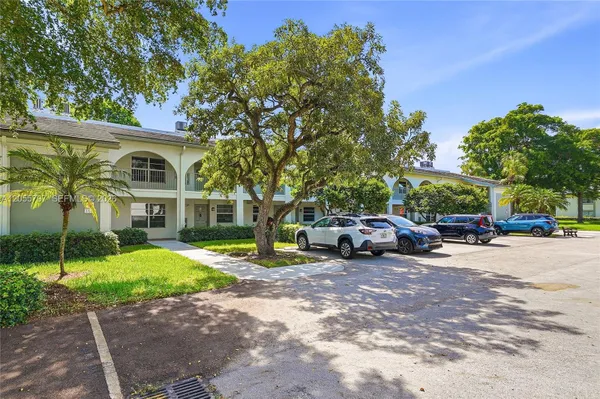 Property Slideshow image 2 of 29 | 1105 bahama bnd f2, Coconut Creek, FL, 33066