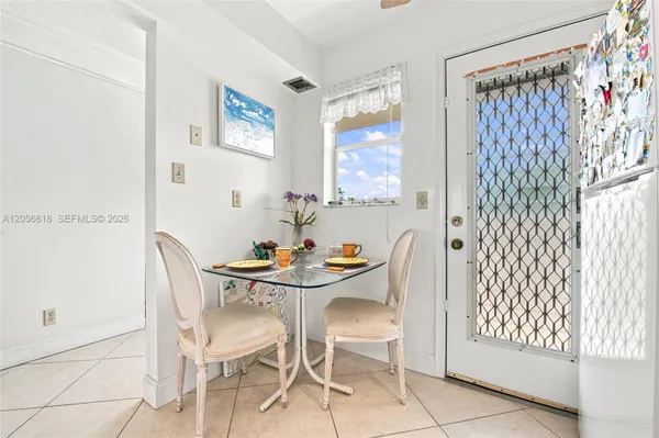 Property Slideshow image 2 of 32 | 1025 se 2nd ave 406, Dania Beach, FL, 33004