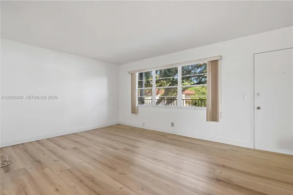 Property Slideshow image 2 of 19 | 101 sw 132nd way 305j, Pembroke Pines, FL, 33027