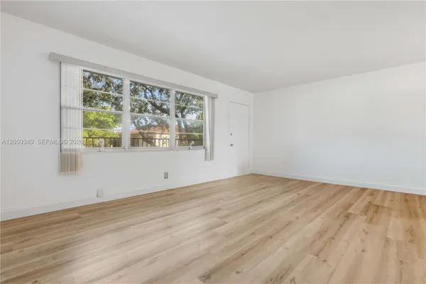 Property Slideshow image 3 of 19 | 101 sw 132nd way 305j, Pembroke Pines, FL, 33027
