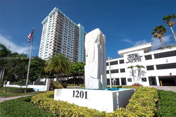 Property Slideshow image 2 of 67 | 1201 s ocean dr 1703n, Hollywood, FL, 33019
