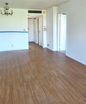 Property Slideshow image 3 of 17 | 20400 w country club dr 310, Aventura, FL, 33180