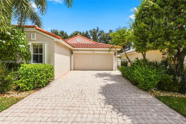 Property Slideshow image 2 of 68 | 7215 whitfield ave, Boynton Beach, FL, 33437