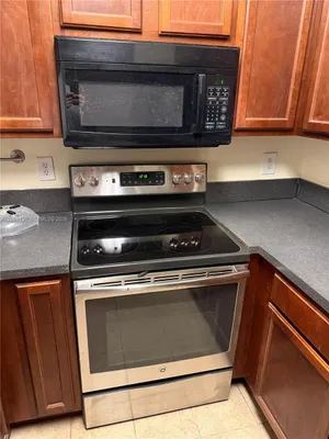 Property Slideshow image 2 of 17 | 7650 westwood dr 509, Tamarac, FL, 33321