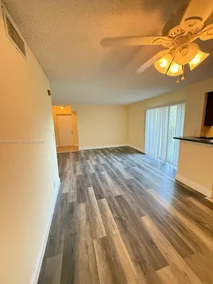 Property Slideshow image 3 of 17 | 7650 westwood dr 509, Tamarac, FL, 33321