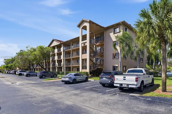 Property Slideshow image 2 of 30 | 1200 sw 137th ave 308e, Pembroke Pines, FL, 33027