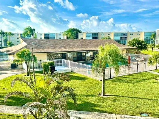 Property Slideshow image 2 of 40 | 414 se 10th st 103, Dania Beach, FL, 33004