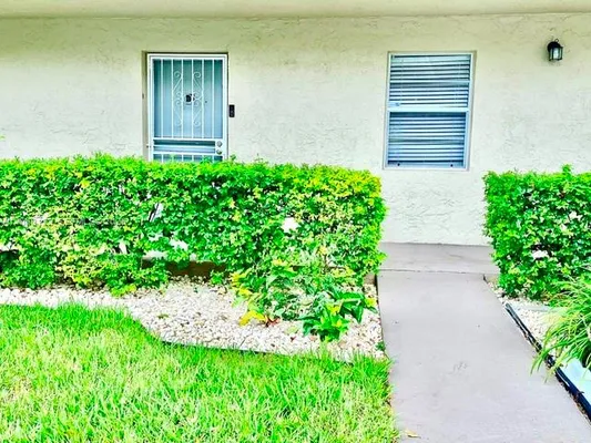 Property Slideshow image 3 of 40 | 414 se 10th st 103, Dania Beach, FL, 33004