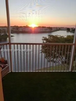 Property Slideshow image 2 of 70 | 7611 southampton ter 409, Tamarac, FL, 33321