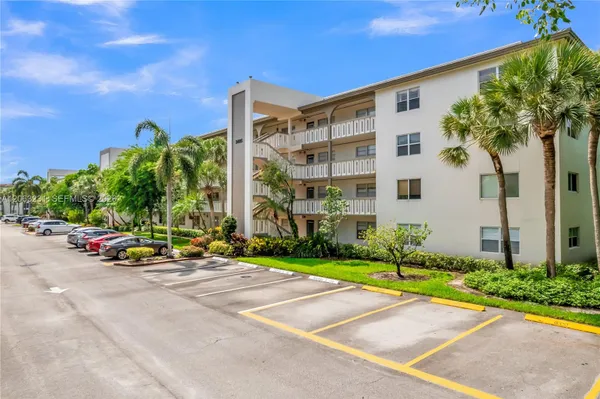 Property Slideshow image 2 of 22 | 3405 bimini ln g4, Coconut Creek, FL, 33066