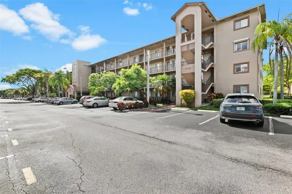 Property Slideshow image 2 of 16 | 1151 sw 128th ter 104d, Pembroke Pines, FL, 33027