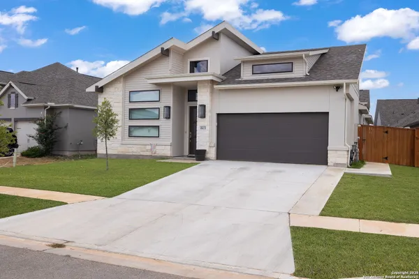 Property Slideshow image 2 of 31 | 613 meade st, New Braunfels, TX, 78132