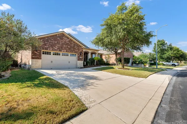 Property Slideshow image 2 of 63 | 12610 lost maples, San Antonio, TX, 78253