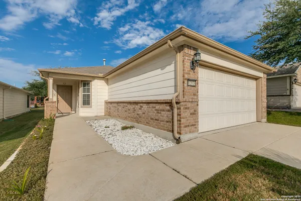 Property Slideshow image 2 of 24 | 12926 cedar fly, San Antonio, TX, 78253