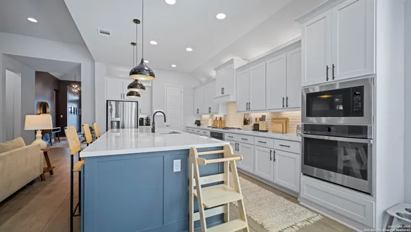Property Slideshow image 2 of 10 | 1925 luna, Newbraunfe, TX, 78132