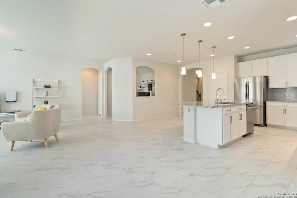 Property Slideshow image 3 of 10 | 2275 oak run, Newbraunfe, TX, 78132