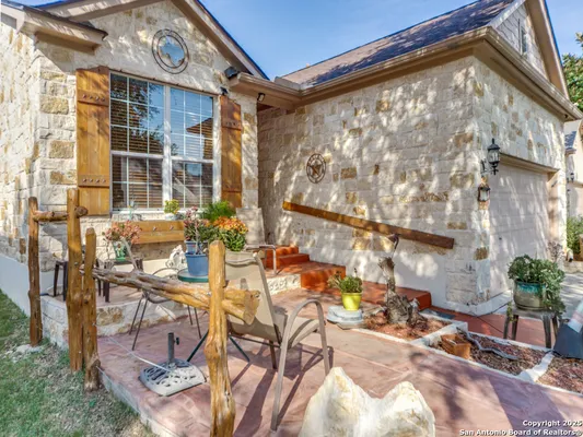 Property Slideshow image 3 of 27 | 12722 cascade hls, San Antonio, TX, 78253