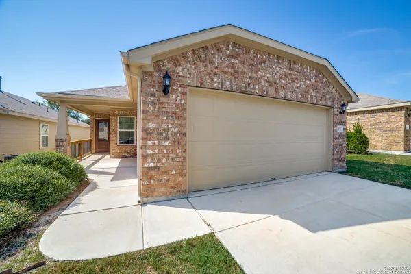 Property Slideshow image 2 of 25 | 13058 salt frk, San Antonio, TX, 78253