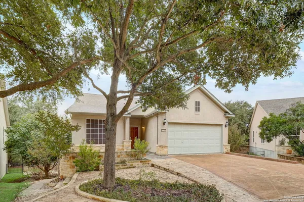 Property Slideshow image 3 of 37 | 12303 cascade hls, San Antonio, TX, 78253