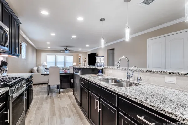 Property Slideshow image 3 of 35 | 12904 great sphinx, San Antonio, TX, 78253