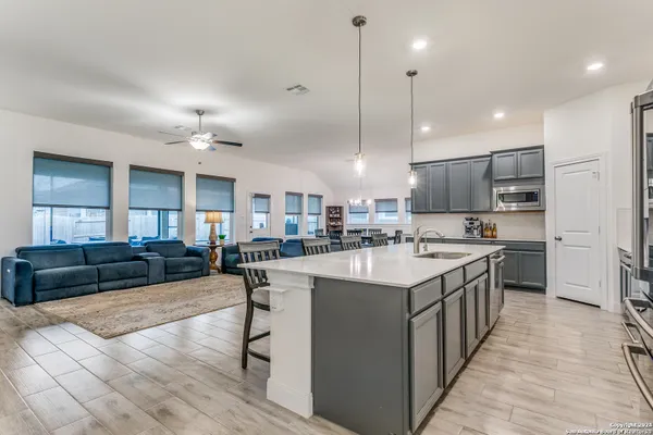 Property Slideshow image 2 of 35 | 355 borchers blvd, New Braunfels, TX, 78132