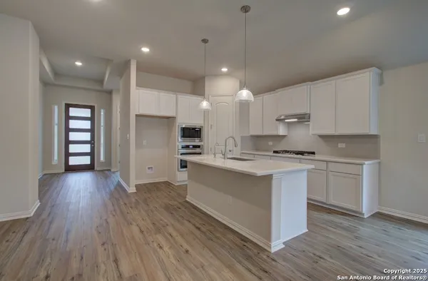 Property Slideshow image 3 of 4 | 2044 stephanie ave, New Braunfels, TX, 78132