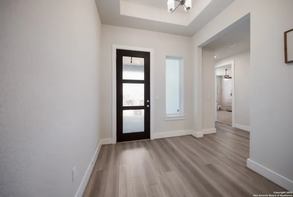 Property Slideshow image 2 of 10 | 652 vale ct, Newbraunfe, TX, 78132