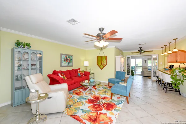 Property Slideshow image 3 of 27 | 3825 overlook dr, Schertz, TX, 78108