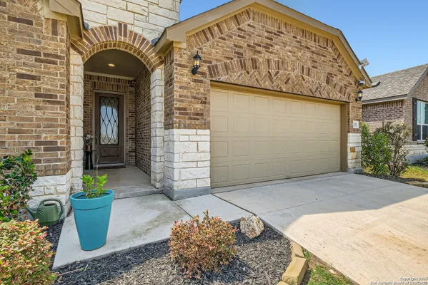 Property Slideshow image 3 of 28 | 2215 zachry, New Braunfels, TX, 78132