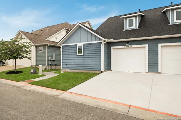 Property Slideshow image 3 of 28 | 108 lafitte dr 102, San Marcos, TX, 78666