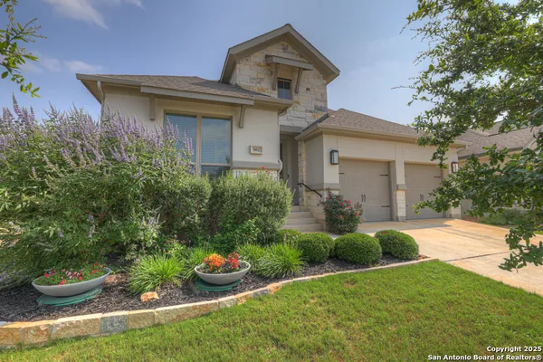 Property Slideshow image 3 of 72 | 562 orchard way, New Braunfels, TX, 78132