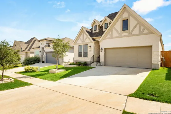 Property Slideshow image 2 of 24 | 636 vireos st, New Braunfels, TX, 78132