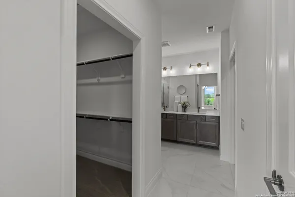 Property Slideshow image 3 of 25 | 2238 pinyon dr, New Braunfels, TX, 78132