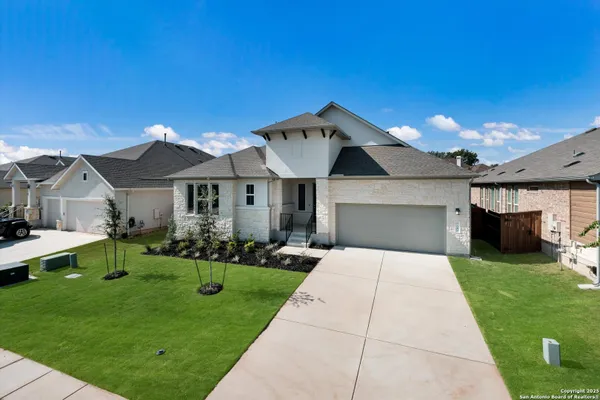 Property Slideshow image 3 of 38 | 349 vuelo st, New Braunfels, TX, 78132