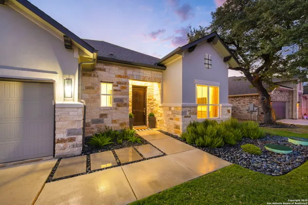Property Slideshow image 2 of 53 | 1189 hammock gln, New Braunfels, TX, 78132