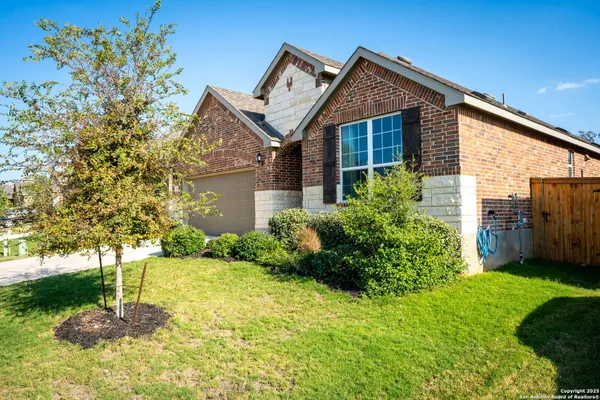 Property Slideshow image 3 of 48 | 2263 bluewood st, New Braunfels, TX, 78132