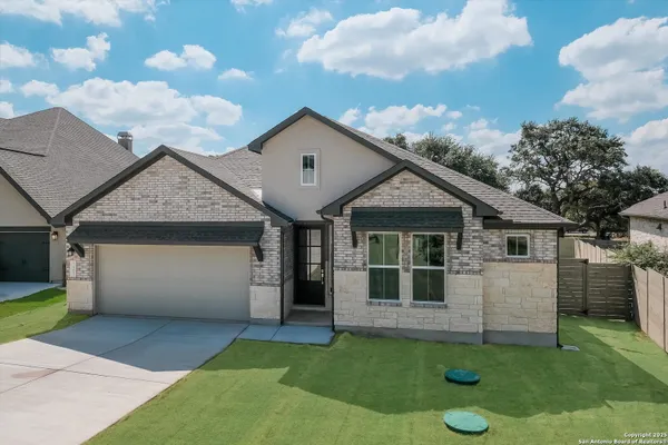 Property Slideshow image 2 of 36 | 585 vale ct, New Braunfels, TX, 78132