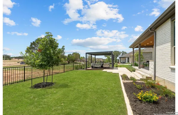 Property Slideshow image 3 of 31 | 613 dayflower ln, New Braunfels, TX, 78132