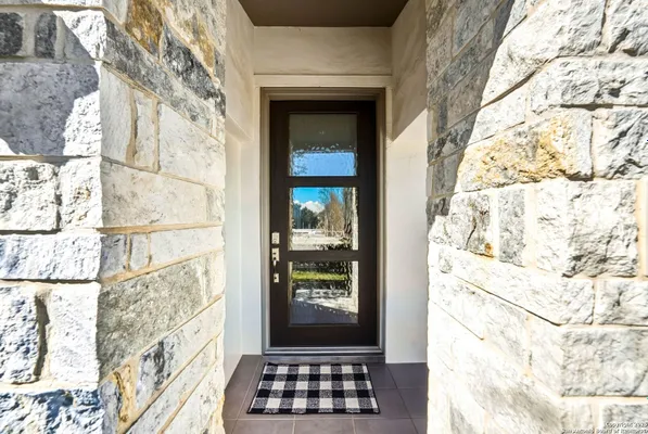 Property Slideshow image 3 of 40 | 2154 wildrye ln, New Braunfels, TX, 78132