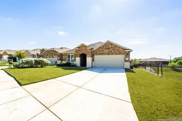 Property Slideshow image 2 of 34 | 13218 triple x dr, San Antonio, TX, 78253