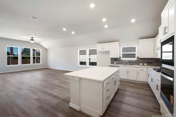 Property Slideshow image 3 of 33 | 359 sugarcane, New Braunfels, TX, 78132